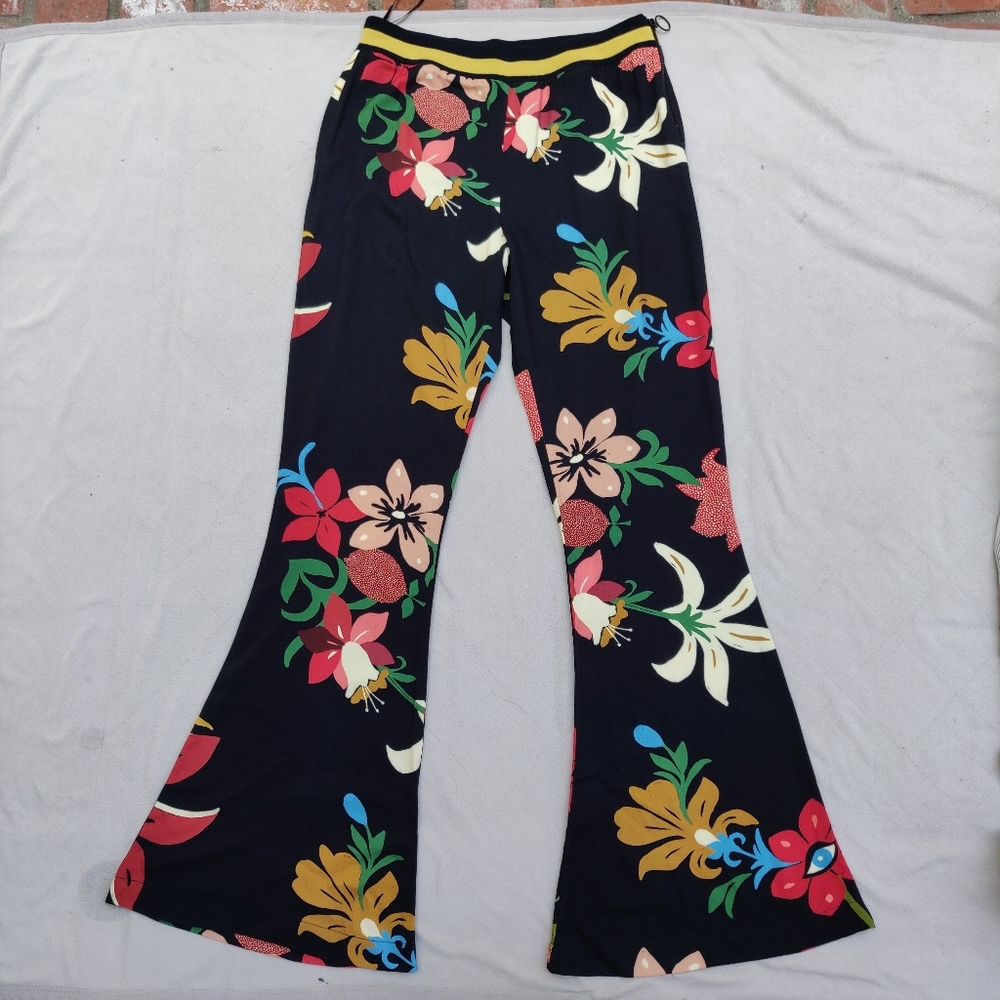 FARM Rio Floral Flare Pants - Picture 5 of 13